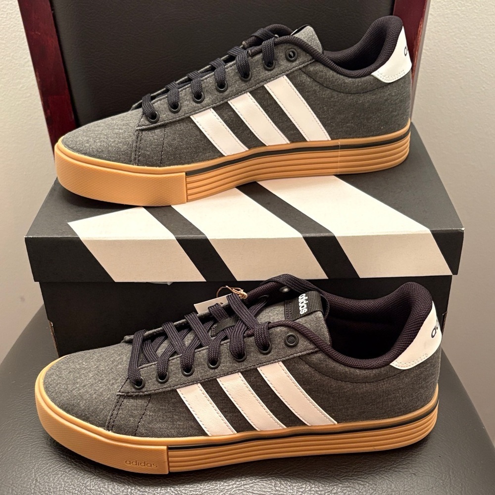 New‎ Adidas Men's Daily 4.0 Charcoal and White Sneakers Size 9